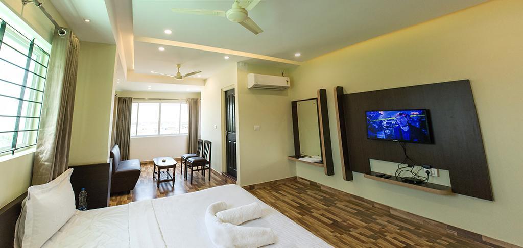 Hotel Bombay Residency--Bombay Lucky Restaurant Mangalore Ngoại thất bức ảnh